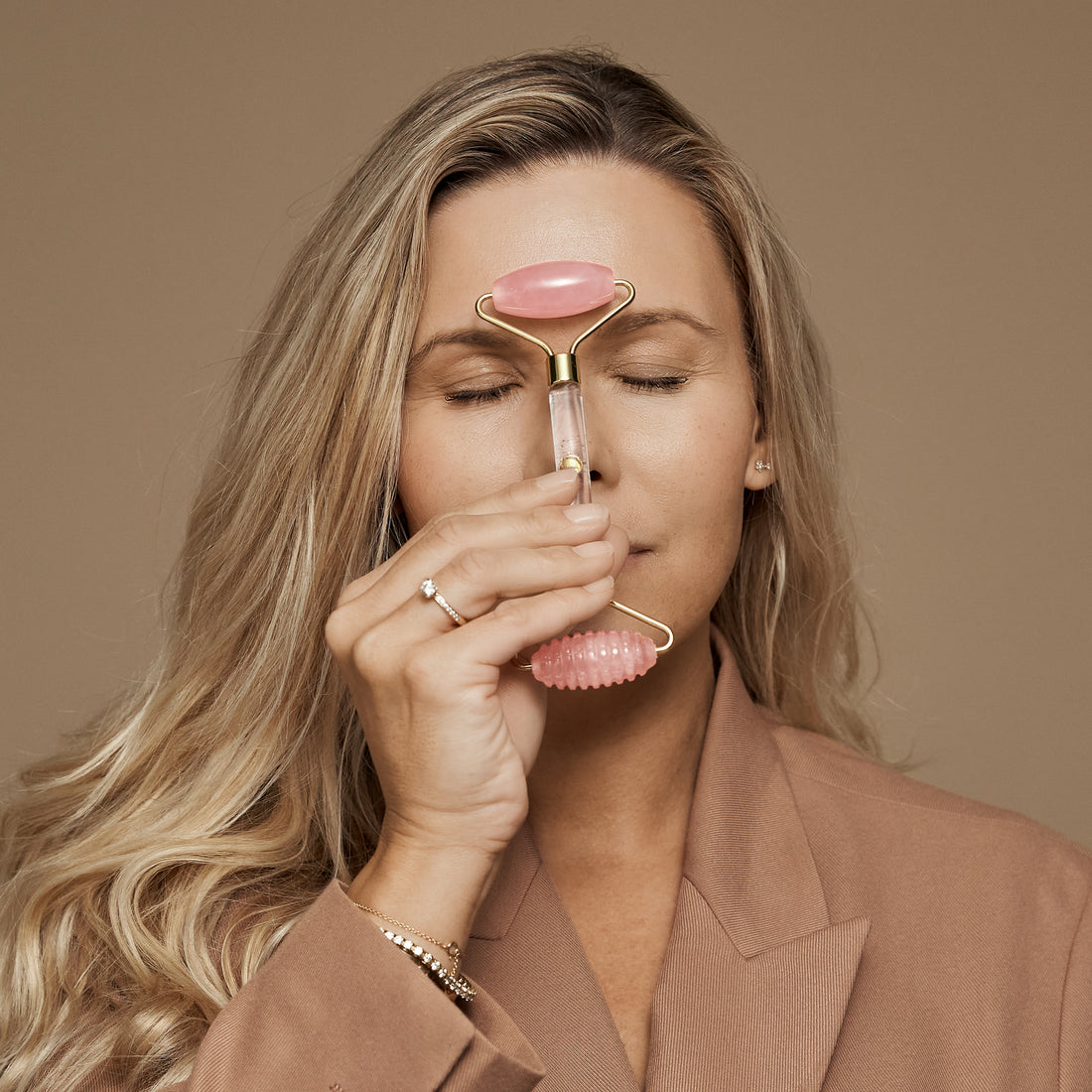 Glow Roller Rose Quartz