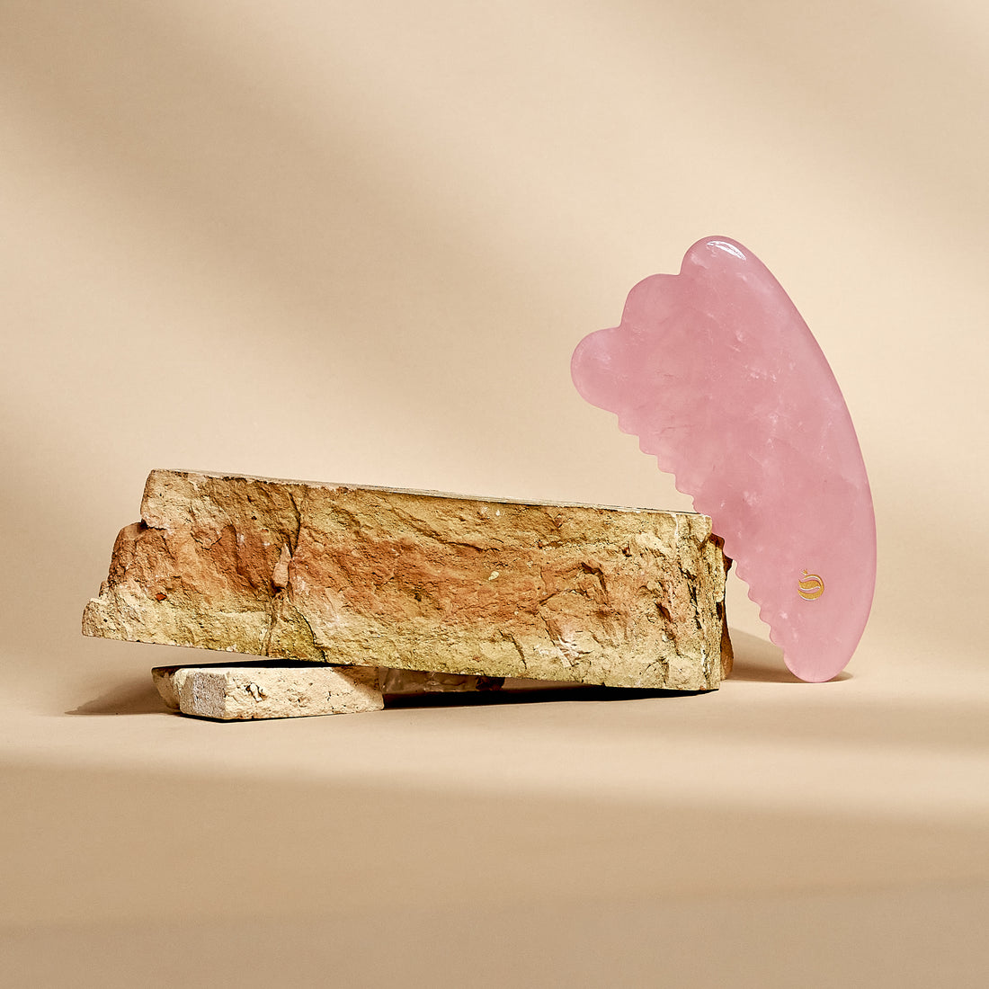 Shape body gua sha Rose Quartz (Zero Waste Edition)